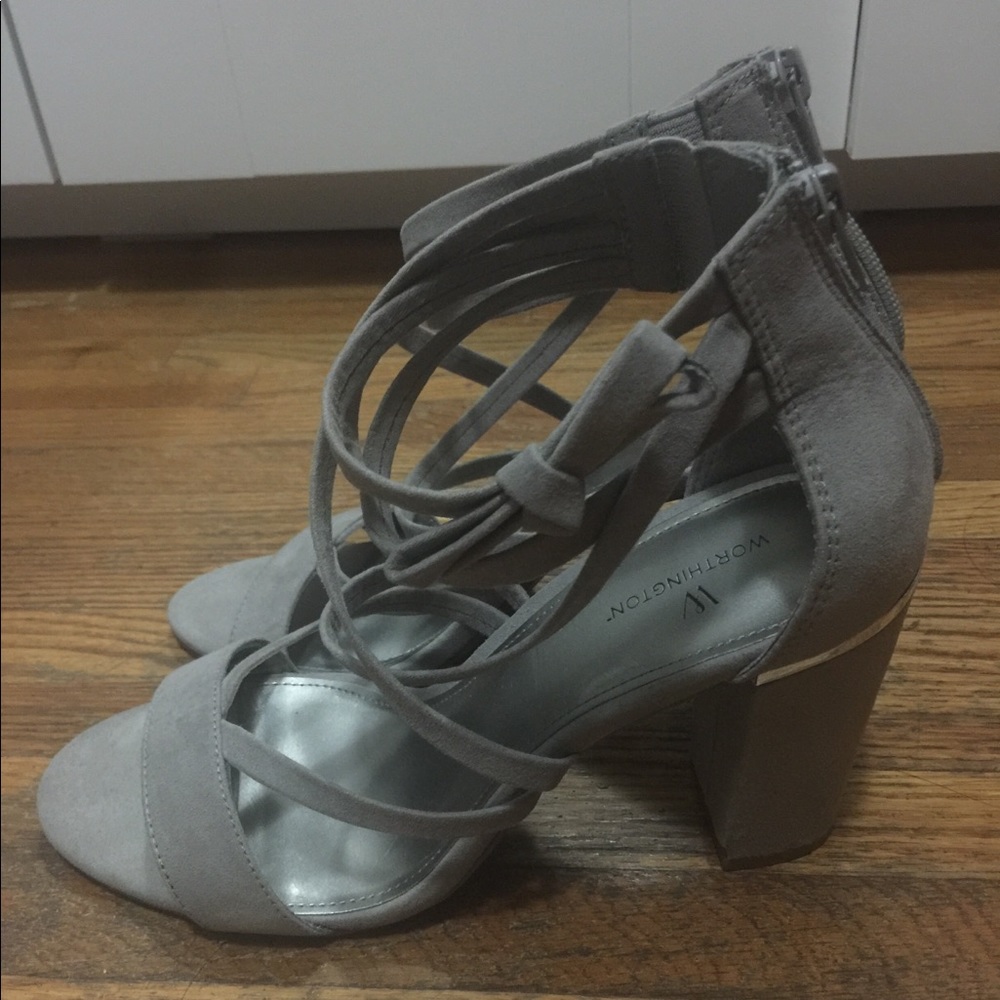 Size 8 Worthington Purple High heel